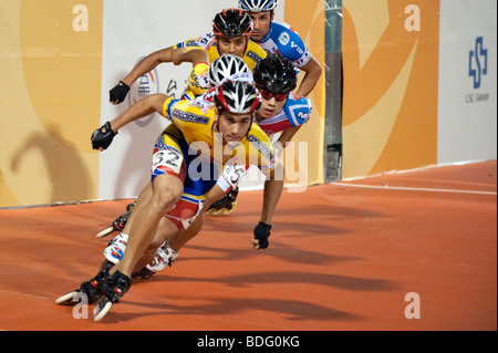 Rullo di velocità Sport pattinaggio in linea, 500m Sprint, uomini finale del mondo, giochi, Kaohsiung, Taiwan, luglio 19, 2009 Foto Stock