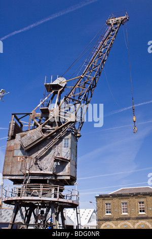 Dockyard gru a Chatham Historic Dockyard Foto Stock