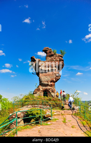 Drachenfels rovine, chiamato anche molare, Busenberg montagna, Naturpark Pfaelzerwald riserva naturale, Palatinato, Rhineland-Palatina Foto Stock