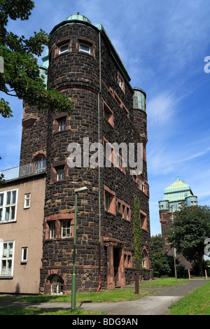 Route der Industriekultur, Brueckentuerme der Friedrich-Ebert-Rheinbruecke zwischen Duisburg-Ruhrort und Duisburg-Homberg, Rhein, Niederrhein, Ruhrgeb Foto Stock