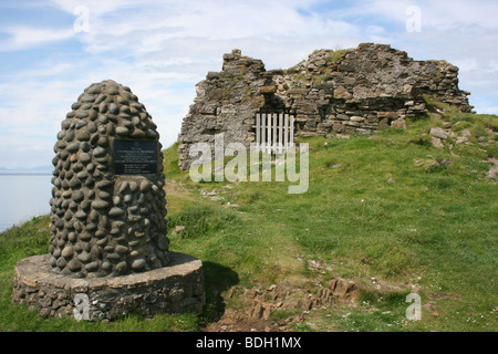 Le rovine del castello di Duntulm, sulla costa settentrionale della penisola di Trotternish, l'Isola di Skye, Ebridi Interne, Scozia occidentale Foto Stock