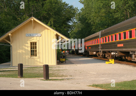 Akron Indigo Lago stazione ferroviaria. Parte di Cuyahoga Valley Scenic Railroad sistema. Akron, Ohio. Foto Stock