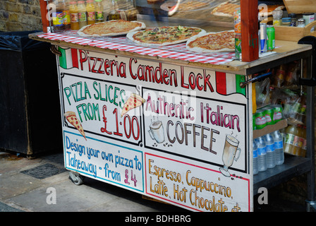 Pressione di stallo di cibo a buon mercato di vendita di pizze, Londra, Inghilterra Foto Stock