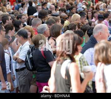 Scena folla Covent Garden di Londra Foto Stock