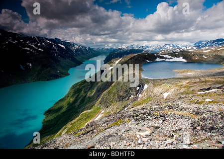 Bessegen Ridge Trail: Lago Gjende e lago Bessvatnet Foto Stock