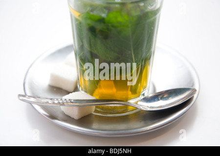 Il tè alla menta in Marocco. Foto Stock