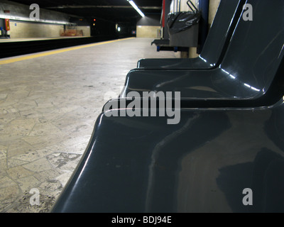 Metropolitana Stazione ferroviaria a roma italia Foto Stock