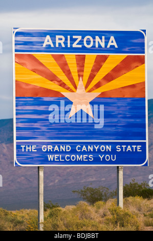 Stato dell Arizona autostrada linea di segno positivo, Arizona Foto Stock