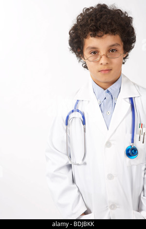 Ragazzo in veste di medico Foto Stock