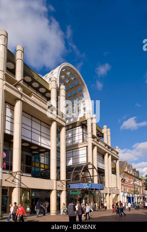 Il Bentall Shopping Centre, Kingston upon Thames, Surrey, Regno Unito Foto Stock