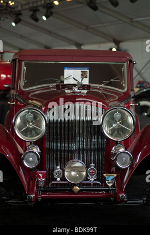 Il 1934 Bentley 3 ½ litro Drop Head Coupe nel Gooding & Company tenda a 2009 Pebble Beach Concours d'Eleganza Foto Stock