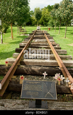 La sezione della Birmania Railway costruito dai prigionieri, il National Memorial Arboretum Foto Stock