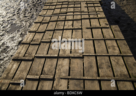 Jetty,blackwater mersea island vista prospettica.barca luce di lancio craft Foto Stock