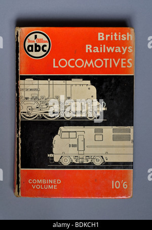 Ian Allan 1958/9 edition Volume combinato train spotting prenota Foto Stock