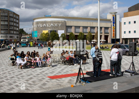 Luton town center high street Bedfordshire England Regno unito Gb Foto Stock