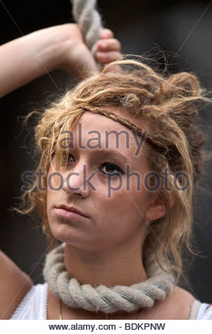 Street performer, promuovere il Penelopiad da Margaret Atwood, il festival di Edimburgo in Scozia Foto Stock