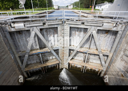 Saimaa canal bloccare i cancelli in Soskua Lappeenranta FINLANDIA Foto Stock