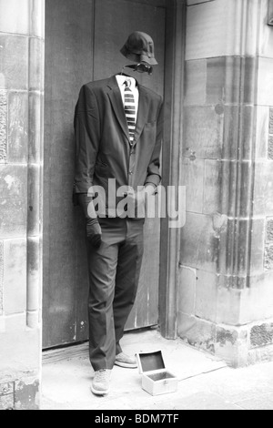 Edinburgh Festival Fringe street performer lungo il Royal Mile 2009 Foto Stock