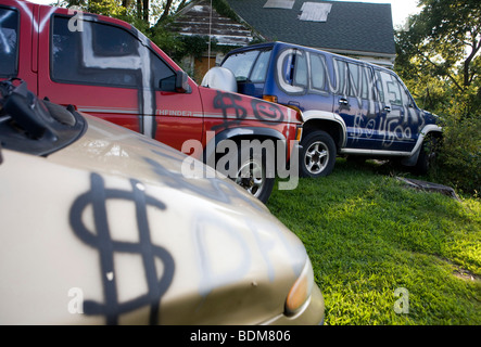 15 Agosto 2009 - Hagerstown, Maryland - 'Clunker' veicoli si accumulano sul rivenditore di auto partite. Foto Stock