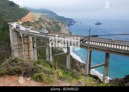 Un ponte lungo il "Big Sur' sulla centrale di costa della California, Stati Uniti d'America Foto Stock