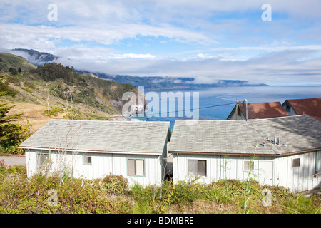 Case sulla costa lungo il "Big Sur' sulla centrale di costa della California, Stati Uniti d'America Foto Stock