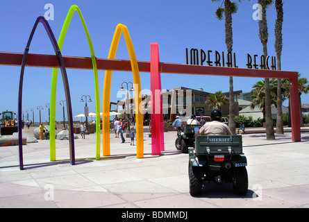 Pattuglia di polizia su off-road quads a Imperial Beach, San Diego, California, USA, America del Nord Foto Stock