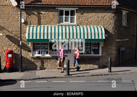 Negozio di paese, Turvey, Bedfordshire, England, Regno Unito Foto Stock