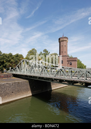 Köln, Rheinauhafen, 'Sog. ''Malakoffturm'' und Drehbrücke von 1896' Foto Stock