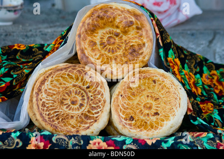 Il pane nel mercato di Osh Kirghizistan Foto Stock