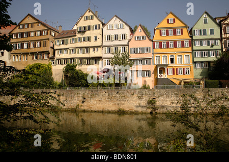 La splendida Neckar waterfront, Tuebingen, Baden-Wuerttemberg, Germania, Europa Foto Stock
