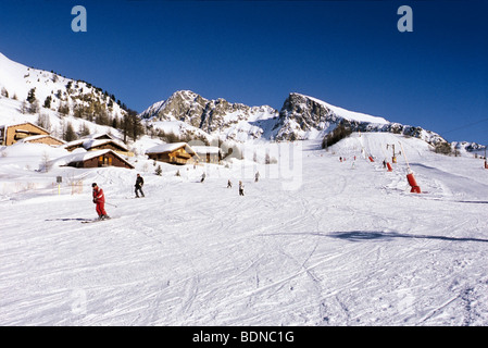 La stazione di sci di Isola 2000 nel sud delle Alpi francesi Foto Stock