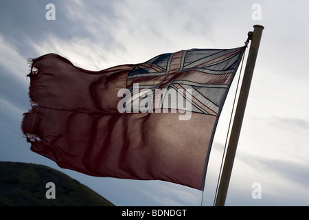 British merchant marine bandiera red ensign su Oban Craignure ferry a Isle of Mull, Regno Unito. Foto Stock