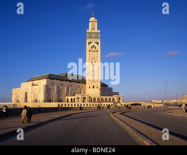 Grande Moschea di Hassan II a Casablanca, nella luce della sera,. La moschea è secondo solo alla Mecca minareto Foto Stock