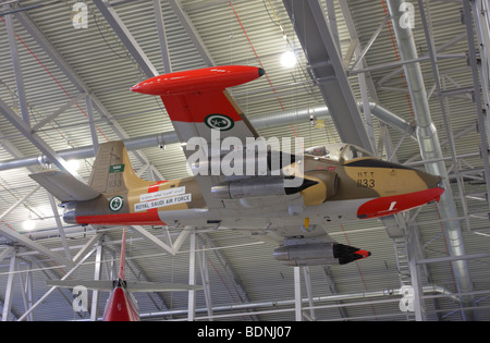 In esso è colorato/colorata livrea è questo baac 167 strikemaster jet fighter,attualmente sul display dello spazio aereo,iwm duxford. Foto Stock