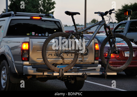 Mountain bike montato su un pick-up Foto Stock