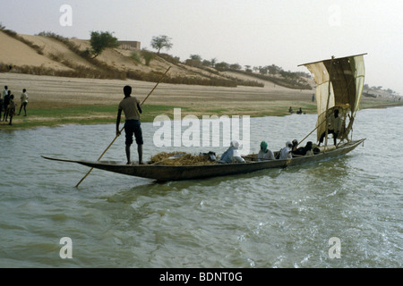 Mali, fisherme sul fiume Niger Foto Stock