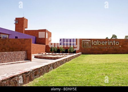 Il Museo del Laberinto museo progettato da Ricardo Legoretta, Parque Tangamanga, San Luis de Potosí, Messico Foto Stock