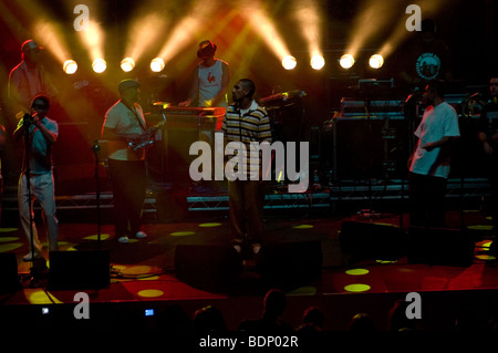 Fat Freddy scende sul palco Foto Stock