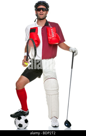 Concetto di immagine di un atleta che indossa diversi kit sportivo e attrezzature, isolato su uno sfondo bianco. Foto Stock