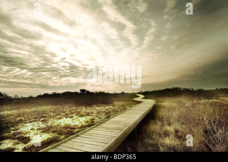 Un avvolgimento pontile in legno Foto Stock