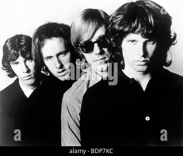 Le porte - foto promozionale di noi del gruppo rock da sinistra: John Densmore, Robby Krieger, Ray Manzarek, Jim Morrison Foto Stock