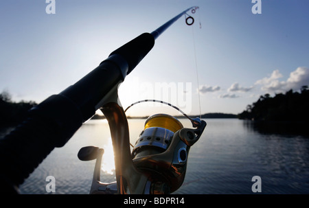 La pesca in un lago Foto Stock