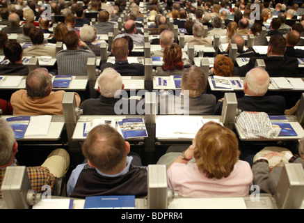 Azionista all incontro generale annuale di DaimlerChrysler . Foto Stock