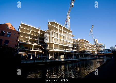 Progetto di riqualificazione e costruzione a lato del canale a Nottingham, Inghilterra. Scattata all'inizio del 2009. Foto Stock