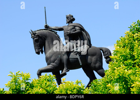 Zagabria, Croazia. Statua di re Tomislav in Tomislavov trg (Tomislav Square) Foto Stock
