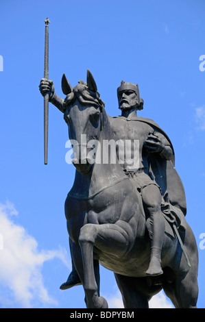 Zagabria, Croazia. Statua di re Tomislav in Tomislavov trg (Tomislav Square) Foto Stock