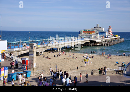 Il molo di Bournemouth e la spiaggia, Bournemouth Dorset, England, Regno Unito Foto Stock