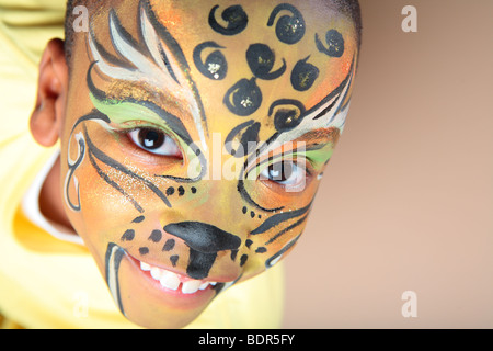 African American Boy con Face Paint Foto Stock