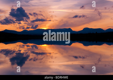 Un abendstimmung einem vedere, jaemtland, SCHWEDEN, atmosfera serale presso un lago, Svezia Foto Stock