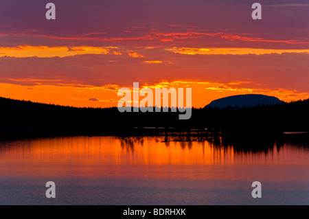 Un abendstimmung einem vedere bei arjeplog, lappland, SCHWEDEN, atmosfera serale al vicino lago di arjeplog, Lapponia, Svezia Foto Stock